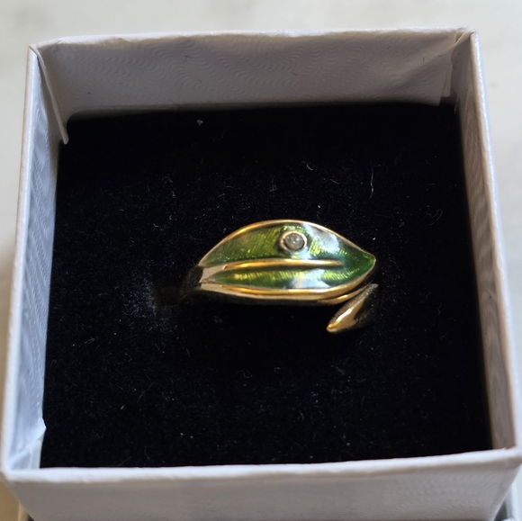 Avon Jewelry - Gold and Green Leaf Avon Ring